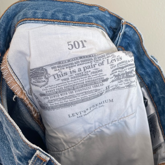 Levi’s 501 Blue Jeans with Distressed Detail Size 24 - Picture 6 of 6